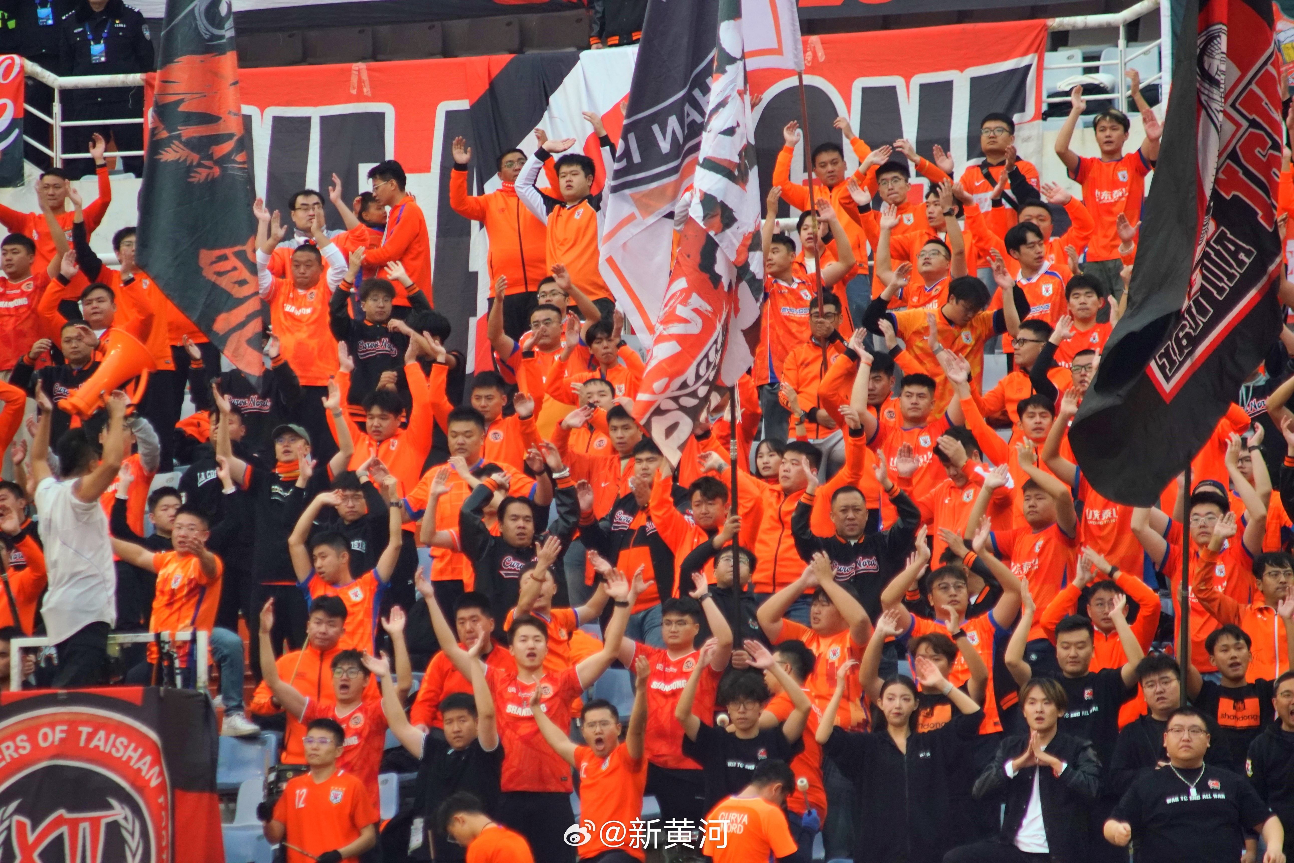 【#泰山队重启之战球票开售#】#球迷期待泰山队重返亚洲赛场#  3月29日上午，