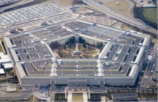 近期，特朗普政府紧急向中东调派地面部队的消息引发广泛关注，海军陆战队两支远征队数