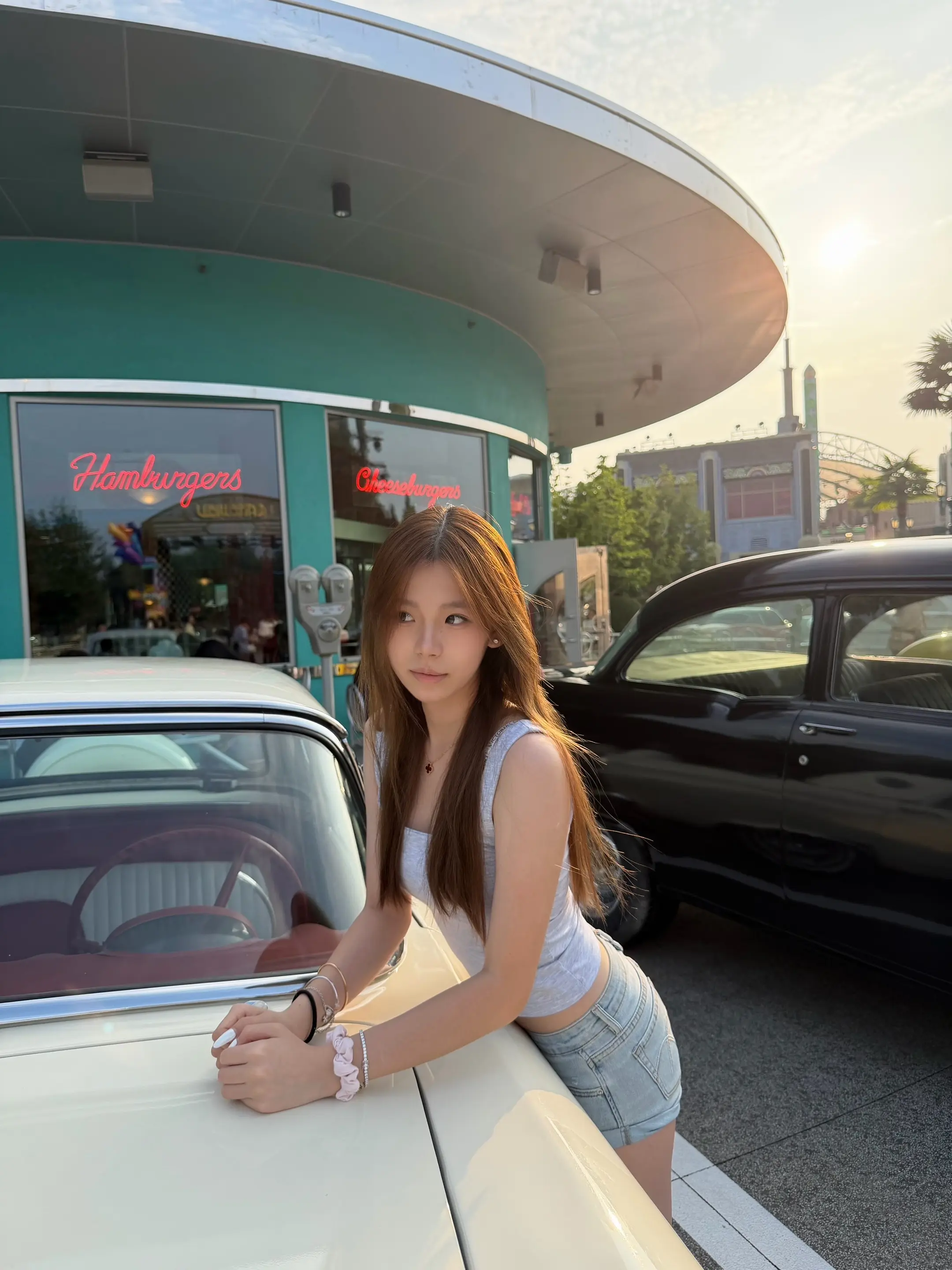 𝐔𝐧𝐢𝐯𝐞𝐫𝐬𝐚𝐥 𝐒𝐭𝐮𝐝𝐢𝐨𝐬• ...