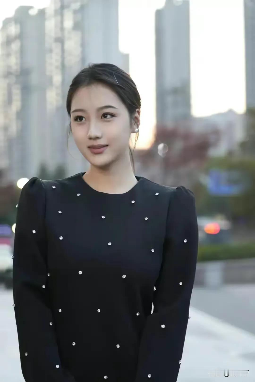 超强气质美女，秀丽端庄