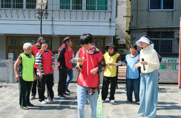 丽水青田趣味村赛赛出文明乡风新气象 近日，丽水青田。汤垟乡“乡风聚合力·村赛展新