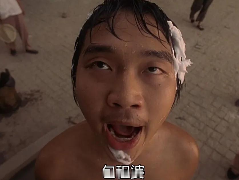 曝某艺人需要助理穿袜子当时我就震惊了！好想知道这是哪位巨婴？作为公众人物和大众偶