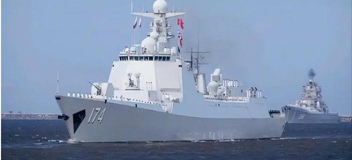 南海出事了，美军商用无人艇隐藏吕宋岛附近海域，悄然接近发现1艘052D导弹驱逐舰