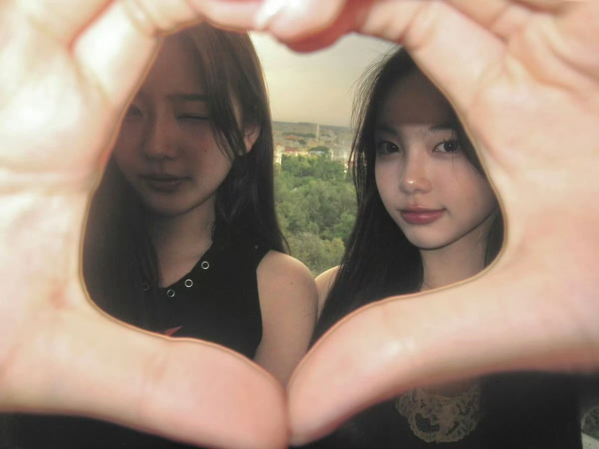 那年今日的伊安 "因为这是一个需要爱的世界...♡让我们一起来画爱心吧 .ᐟ.ᐟ