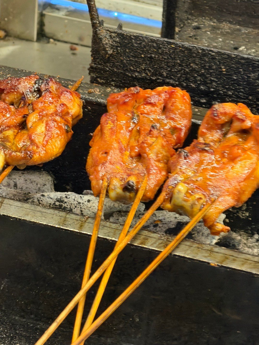 又来吃碳烤大鸡腿，真的香！