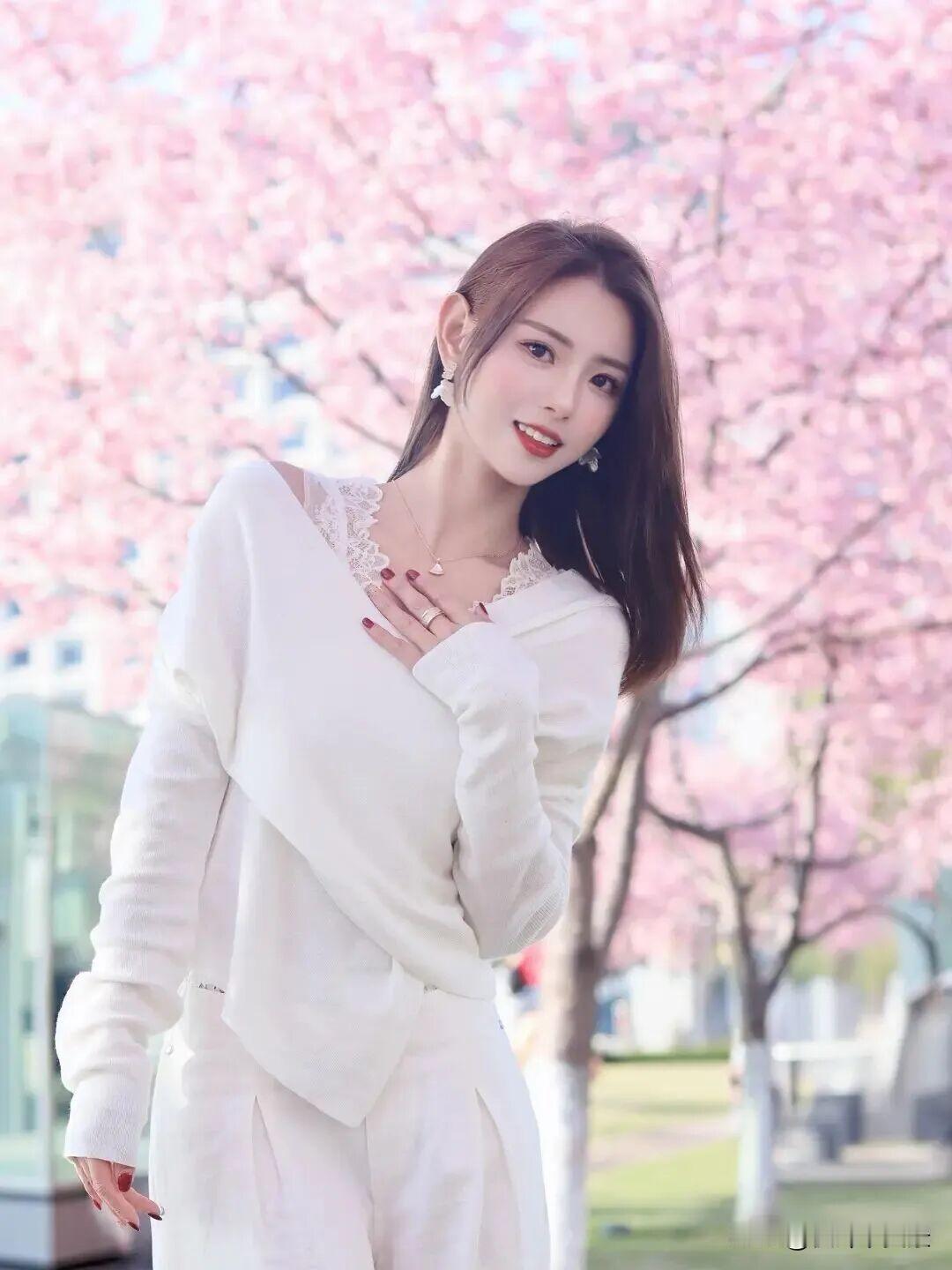 枫叶🍁|随性穿搭：白色单品+白色阔腿裤+白色单品白色长裤搭配 白色裤子搭 白色