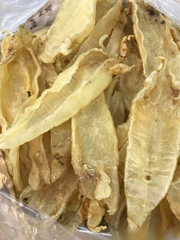 从深圳回来，请几个老同学吃饭，花了一千二百元。

结账的时候我心里还有点小得意，