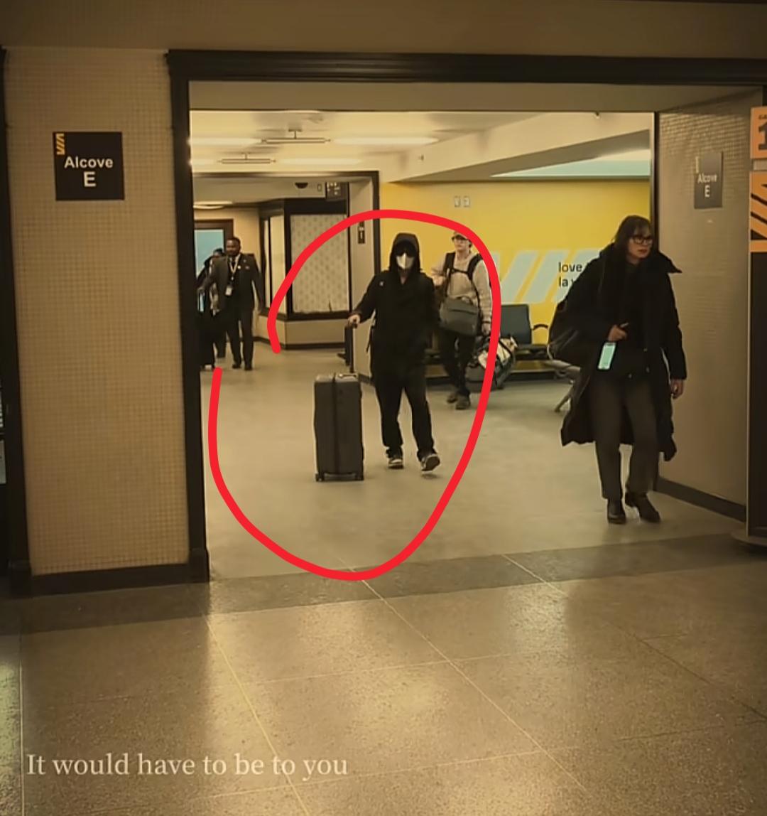 张云鹏的到站视频一发出来，全网网友都傻了
不是因为他去了多伦多，而是因为接他的人