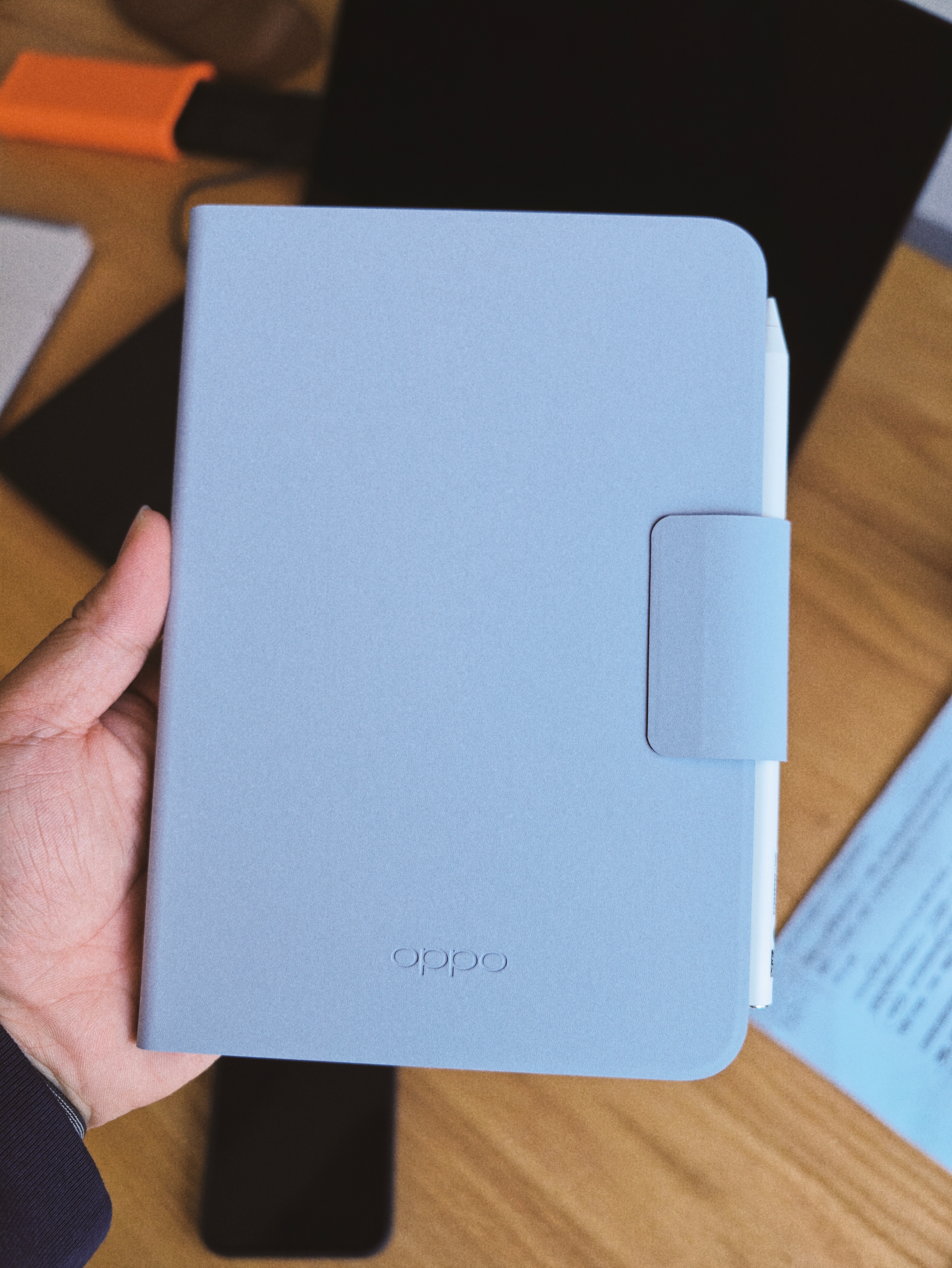 给OPPO Pad Mini买了个官方保护壳这个壳子分为两个部分，一个是用来跟平