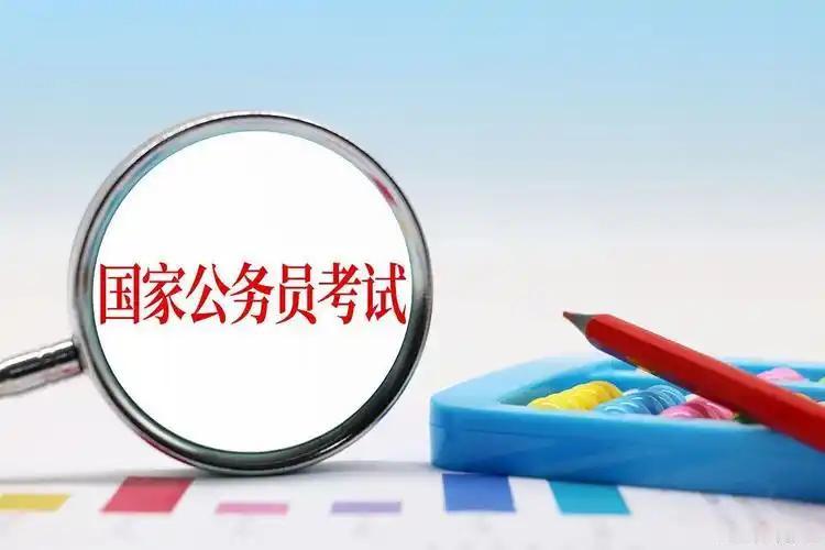 某单位有位老处长，从处长岗位上退下来后，改任一级调研员。他所在处的处长考虑到他年