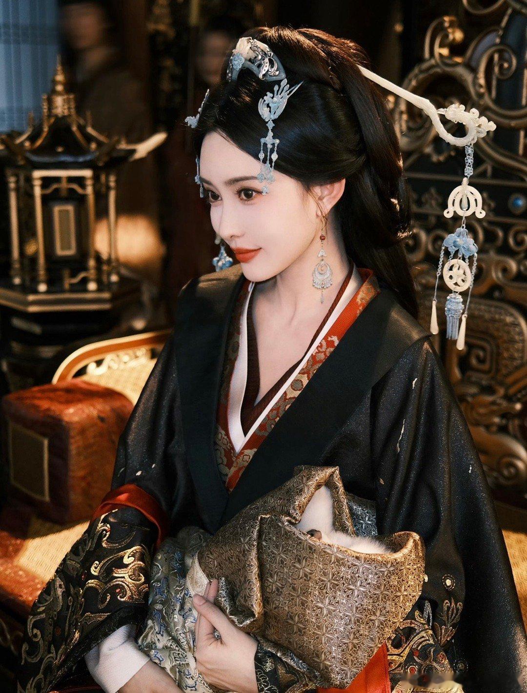 百花杀口碑加热度的双轮驱动 沈汐和就是强女模板！西北团宠大女主，父兄撑腰自己争气