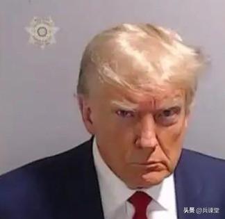 特朗普对多晶硅加关税，逼出了中国光伏史上最硬核的一幕。八大巨头在上海签生死状，严