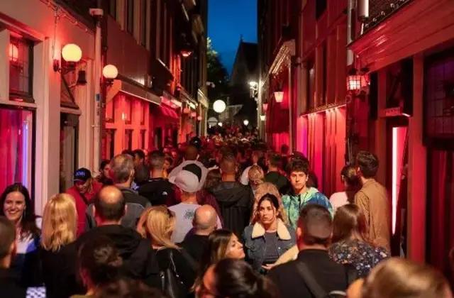 为什么往死里扫黄？

在世纪初，仍然是黄赌毒不分家，与黑恶势力高度关联。包括有些