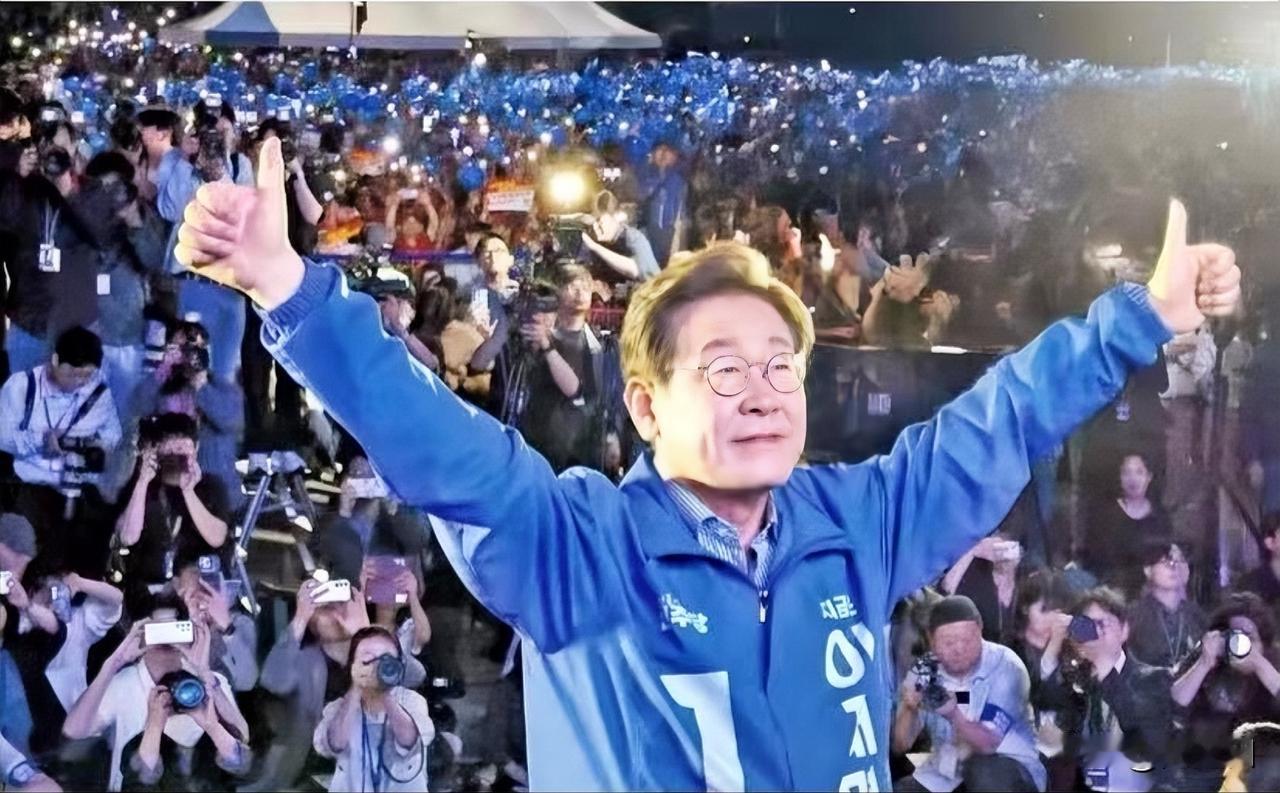 他是唯一一个从童工到总统的总统，最初是律师，从2010年，李在明当选城南市市长，