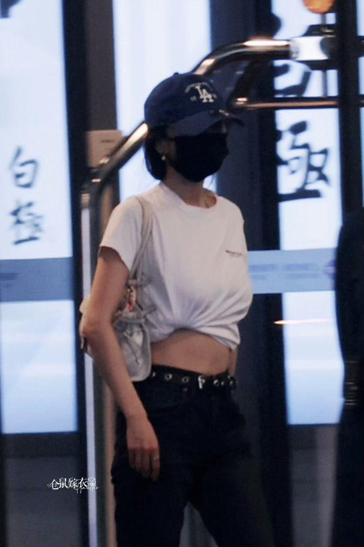 杨幂 ym 杨幂腹肌姐姐好漂亮