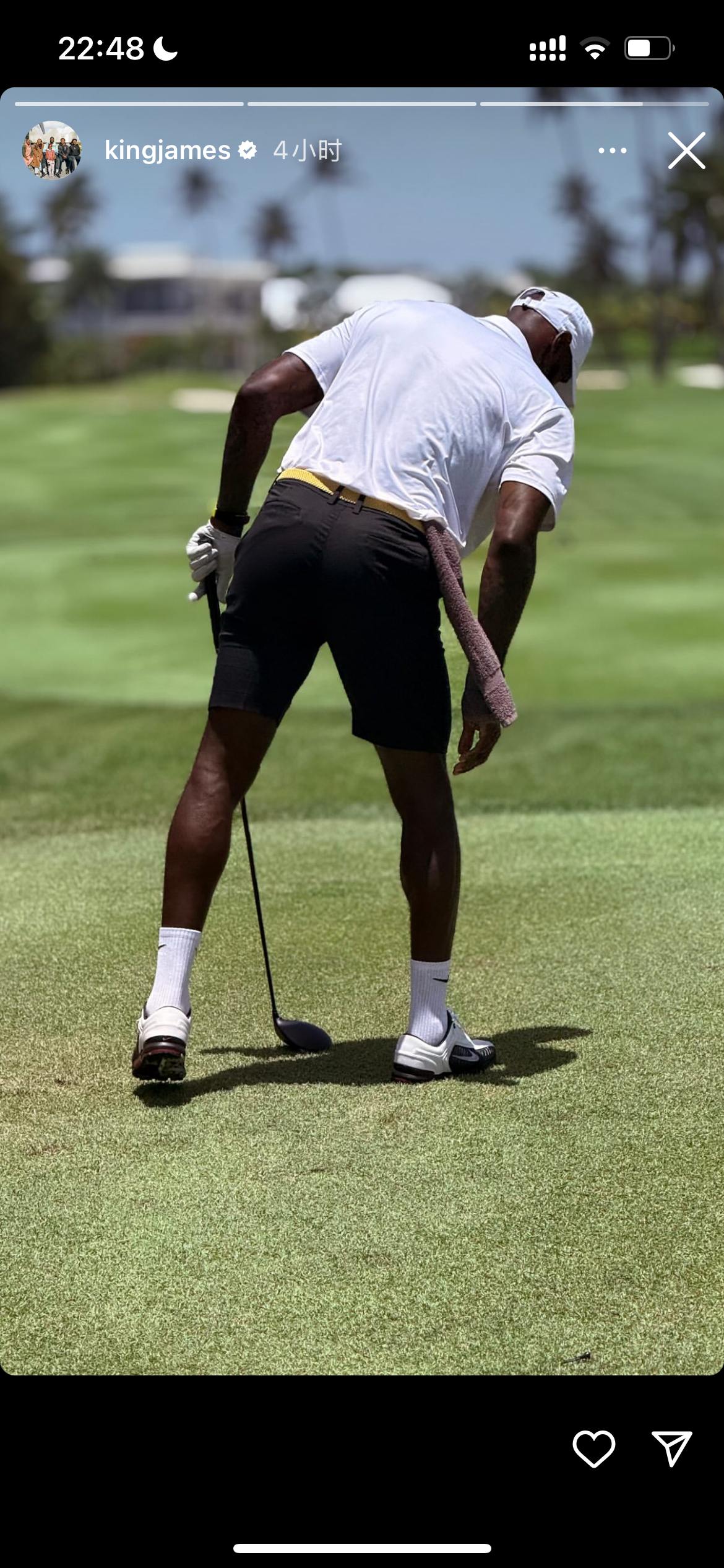 詹姆斯晒照，在打高尔夫🏌️ ​​​