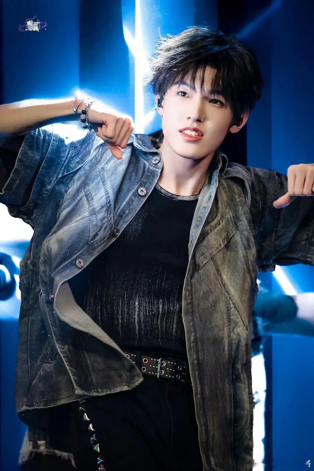 恭喜张泽禹作为TOP登录少年团c位兼忙内成员成功出道！ ​​​