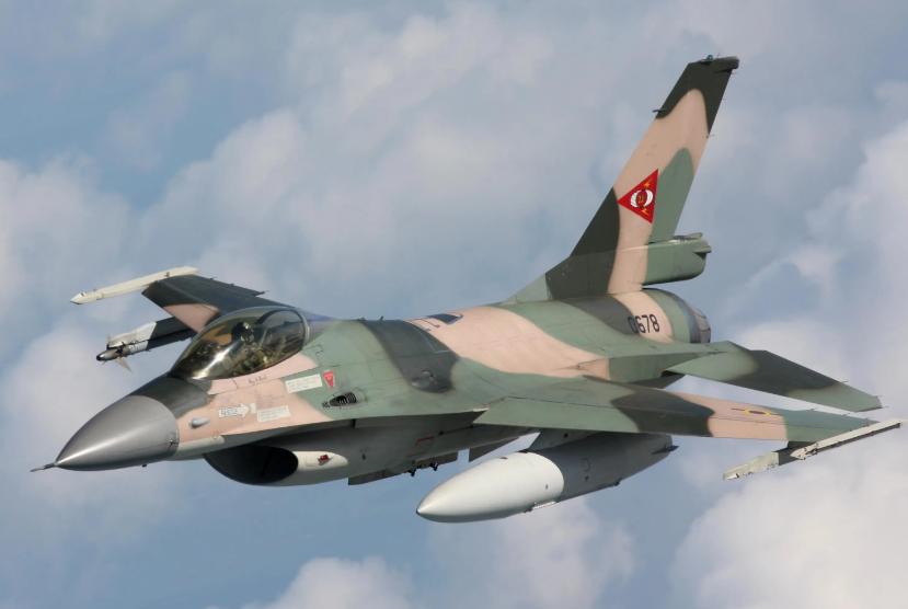 委内瑞拉这次可真是闹大了，全国上下都被逼急了眼。你敢信吗，他们的代总统居然亲自带