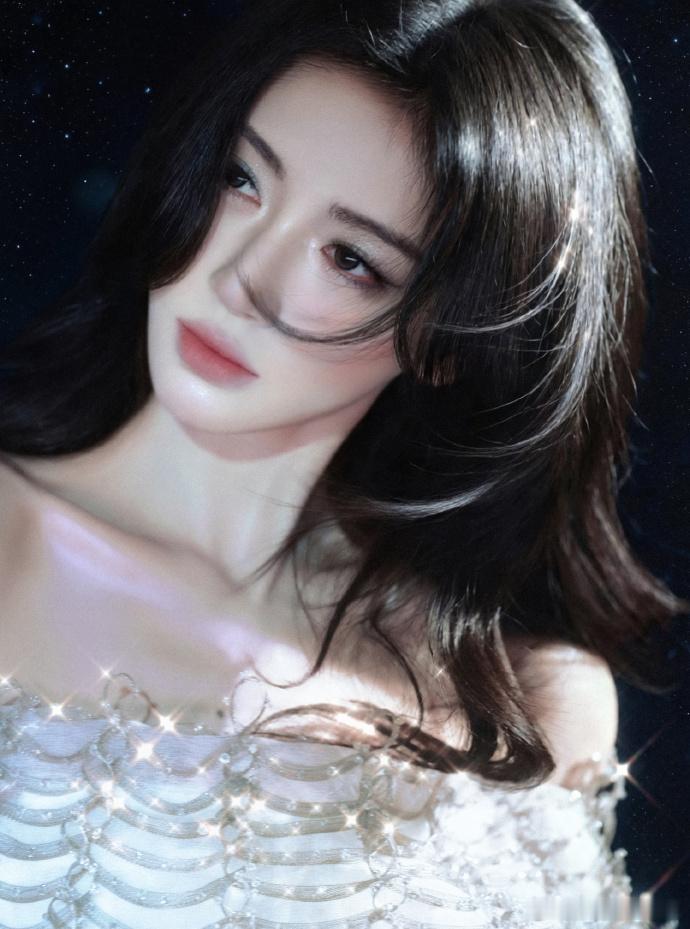 鞠婧祎 生日快乐 鞠婧祎生日写真放送深海星空下的人鱼公主，梦幻美妙清冷温柔氛围感