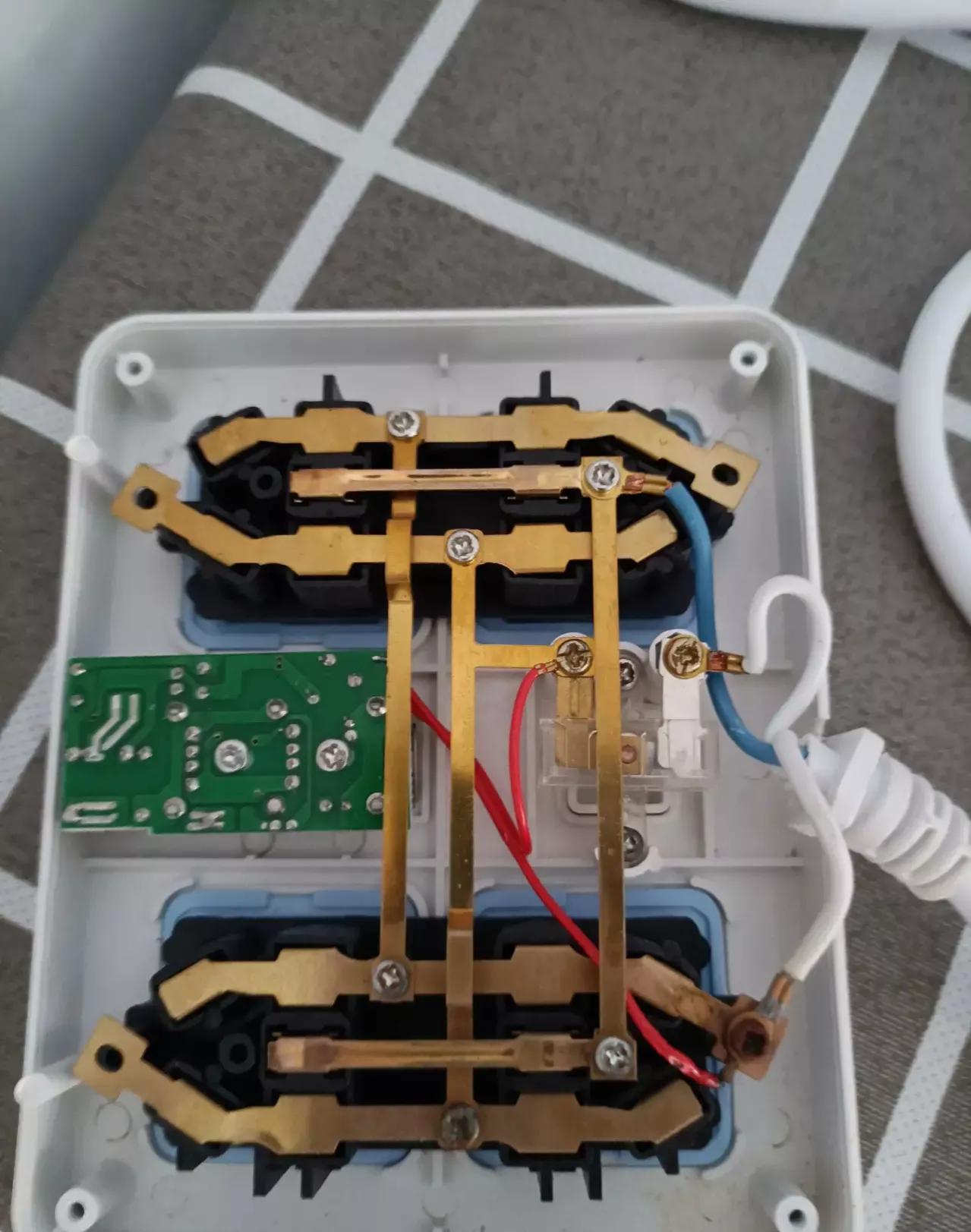 作为一个有证的电工，我表示自己孤陋寡闻了，现在的插座能做到如此优秀的地步，当真是