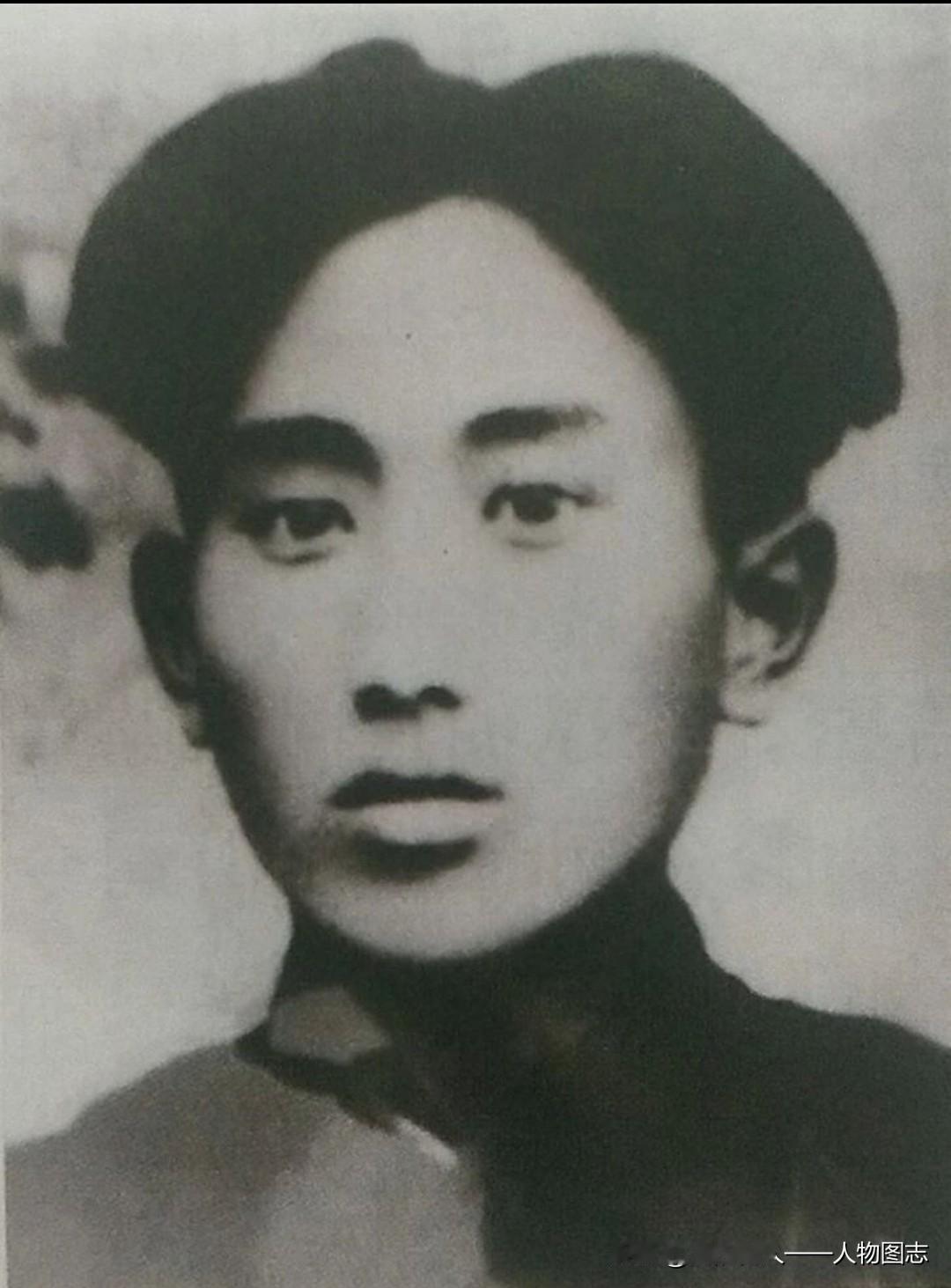【樊振庭】(1911—1938)河北省枣强县东留故镇村人。1934年春，在冀县简