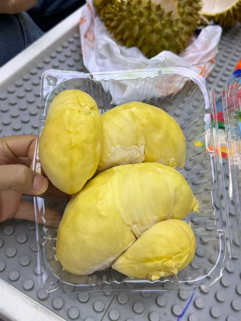 敢信吗 38元榴莲开出的肉