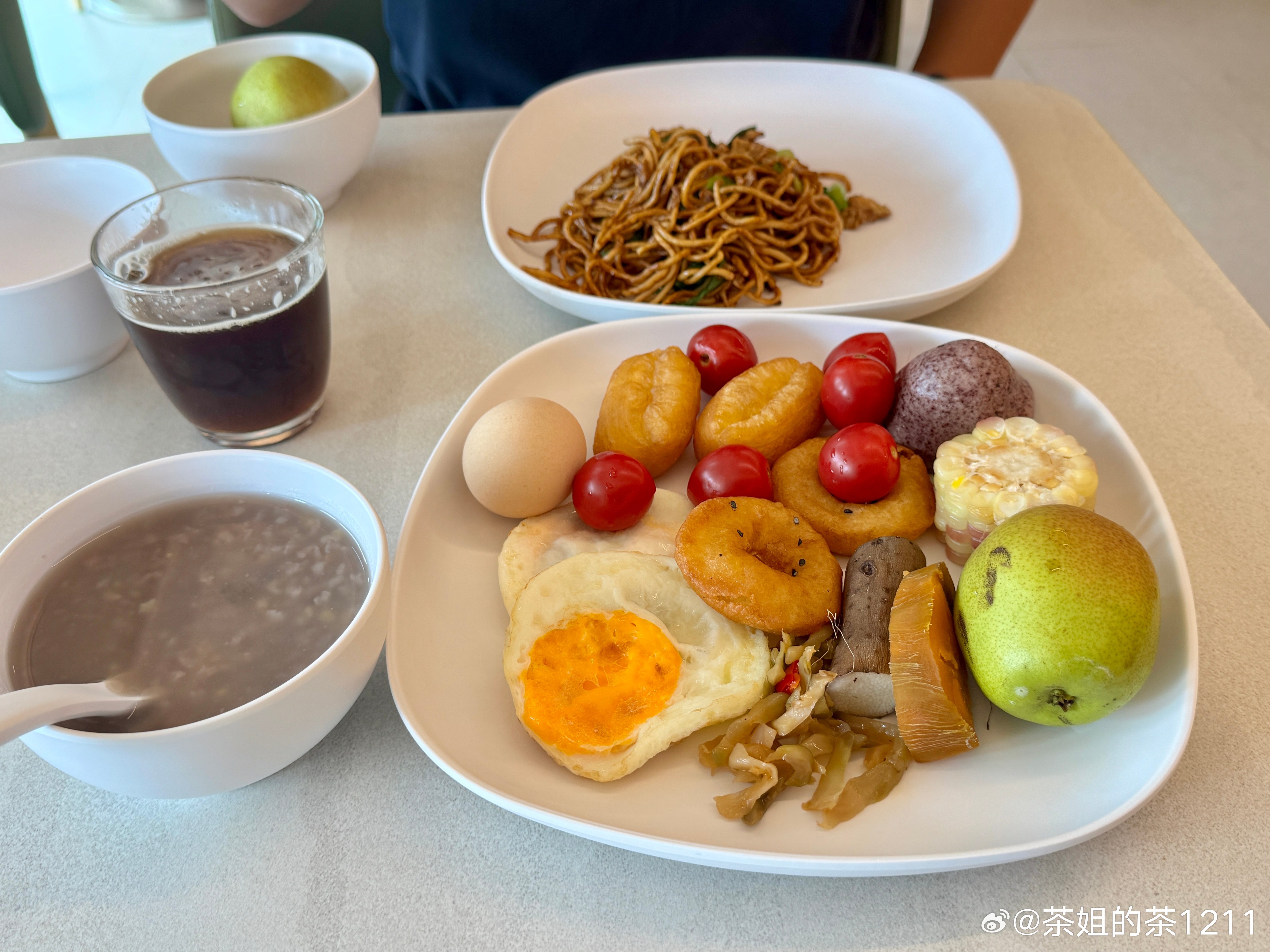 10点半的早餐，还有谁[允悲][允悲][允悲]一出来外面作息都不规律的了，乱吃乱