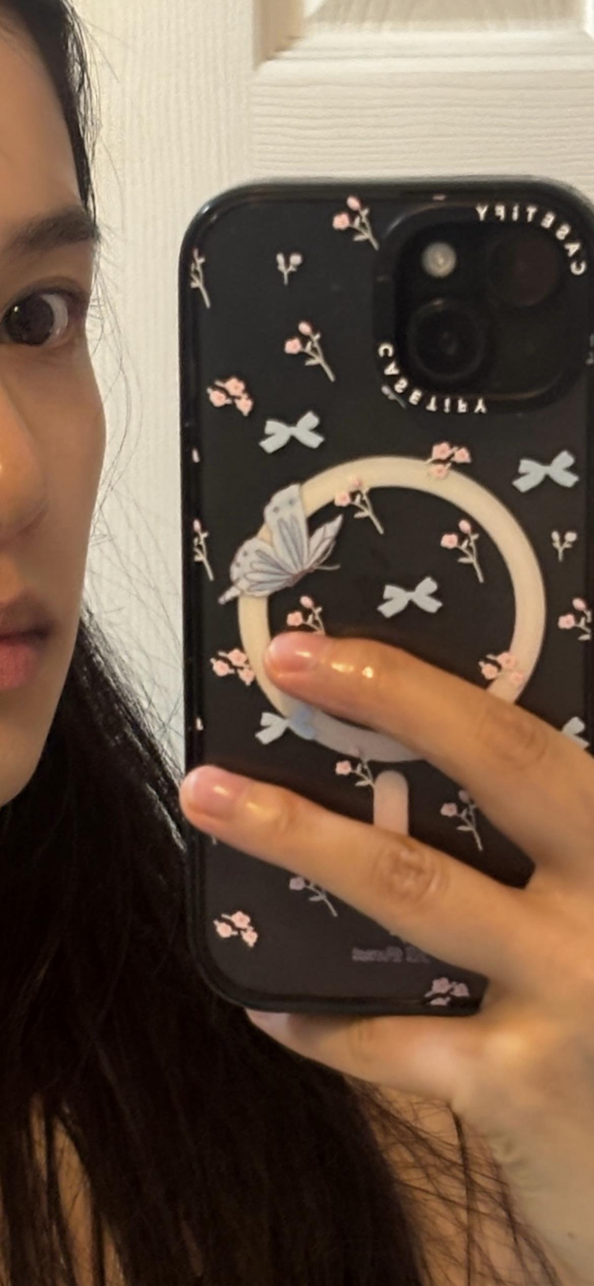 难得刷到一个好看的小姐姐用的是标准版iPhone！ 