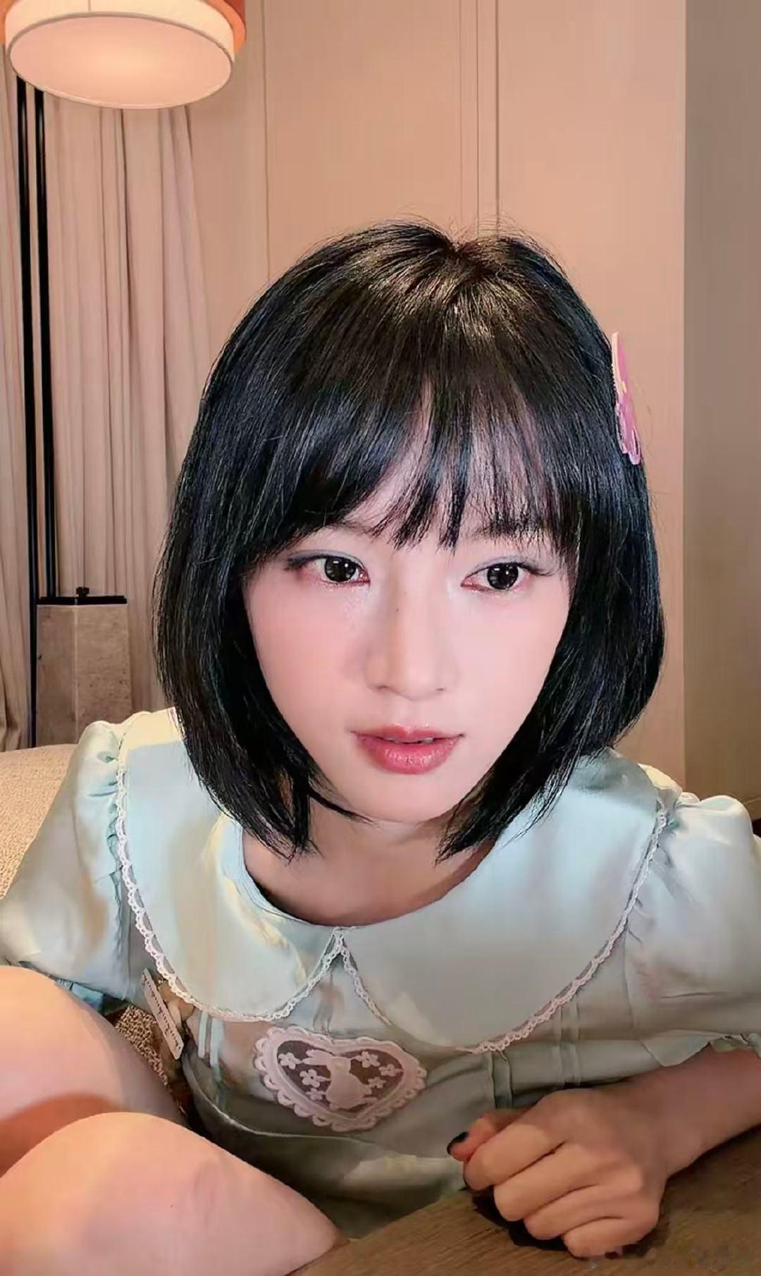 黄灿灿看妈妈哭没忍住哭了黄灿灿差点被妈妈害了 看妈妈哭黄灿灿跟着哭成泪人，结果看