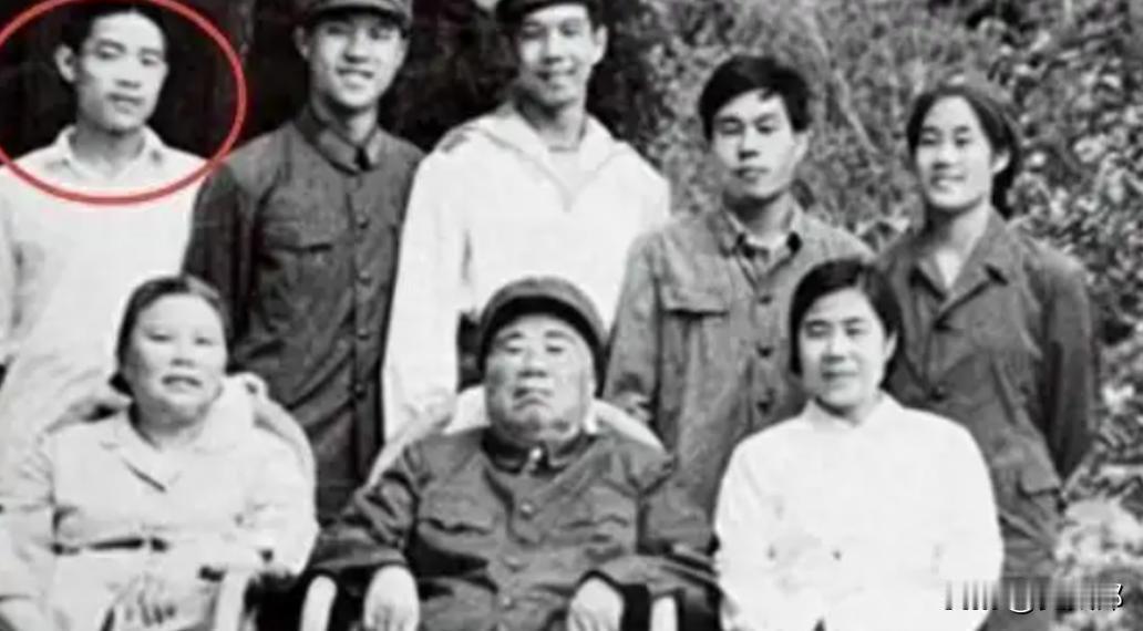 “我爷爷是朱德，谁敢动我？”1983年，25岁的朱国华站在被告席上，面对死刑判决