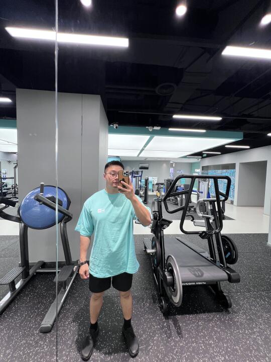 健身房打卡！💪 穿衣胖子 脱衣还是有点肉的