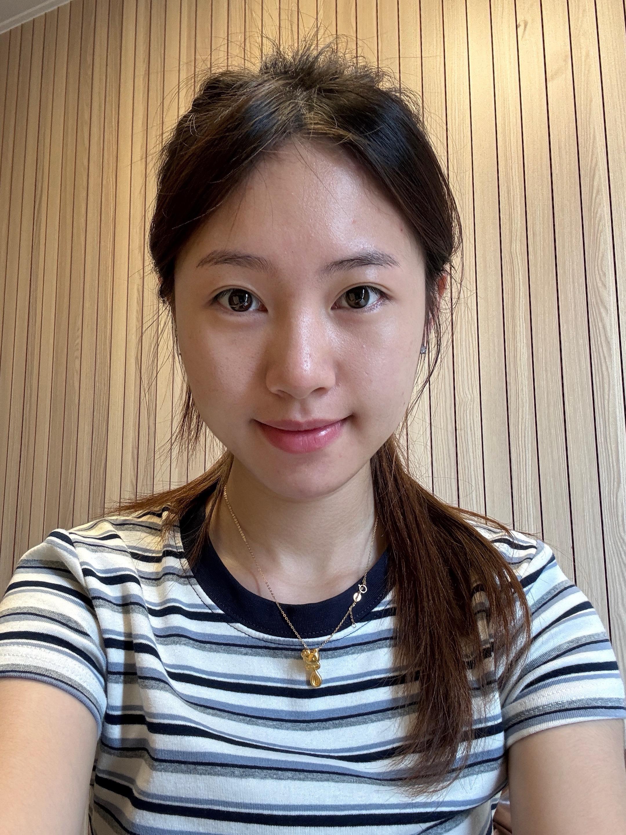 哪个我是真 哪个是假。