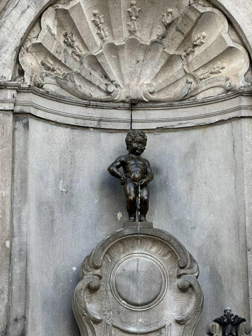 早安布鲁塞尔。 比利时·撒尿小童