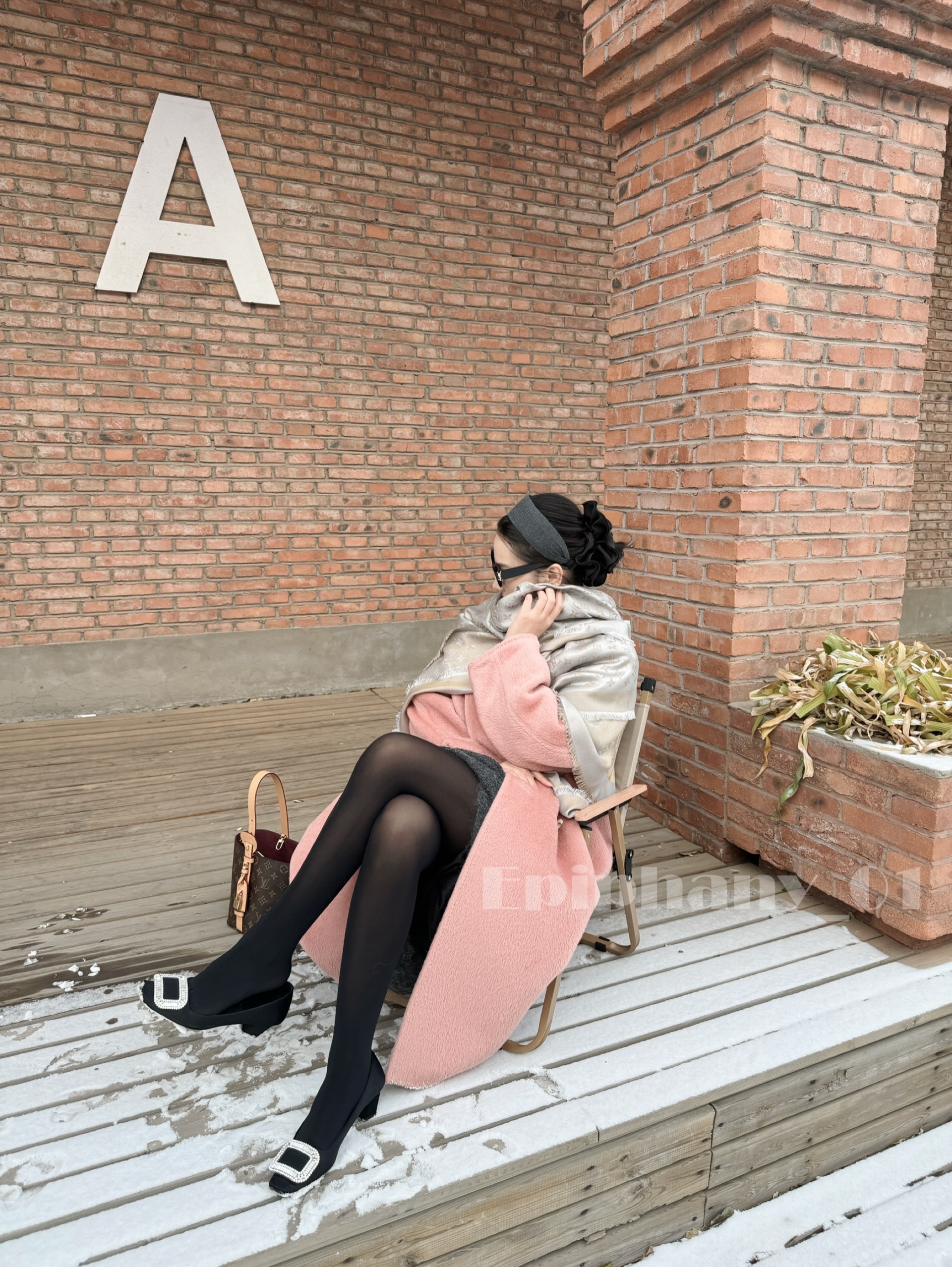 和我一起看雪涞觅润丝今天穿什么