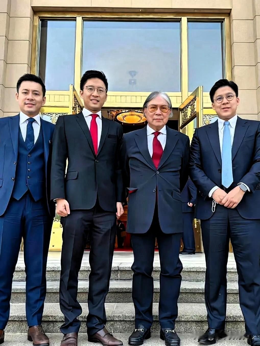 果然没让人失望！

香港大埔火灾之后，霍启刚家族第一时间向受灾居民捐赠3000万