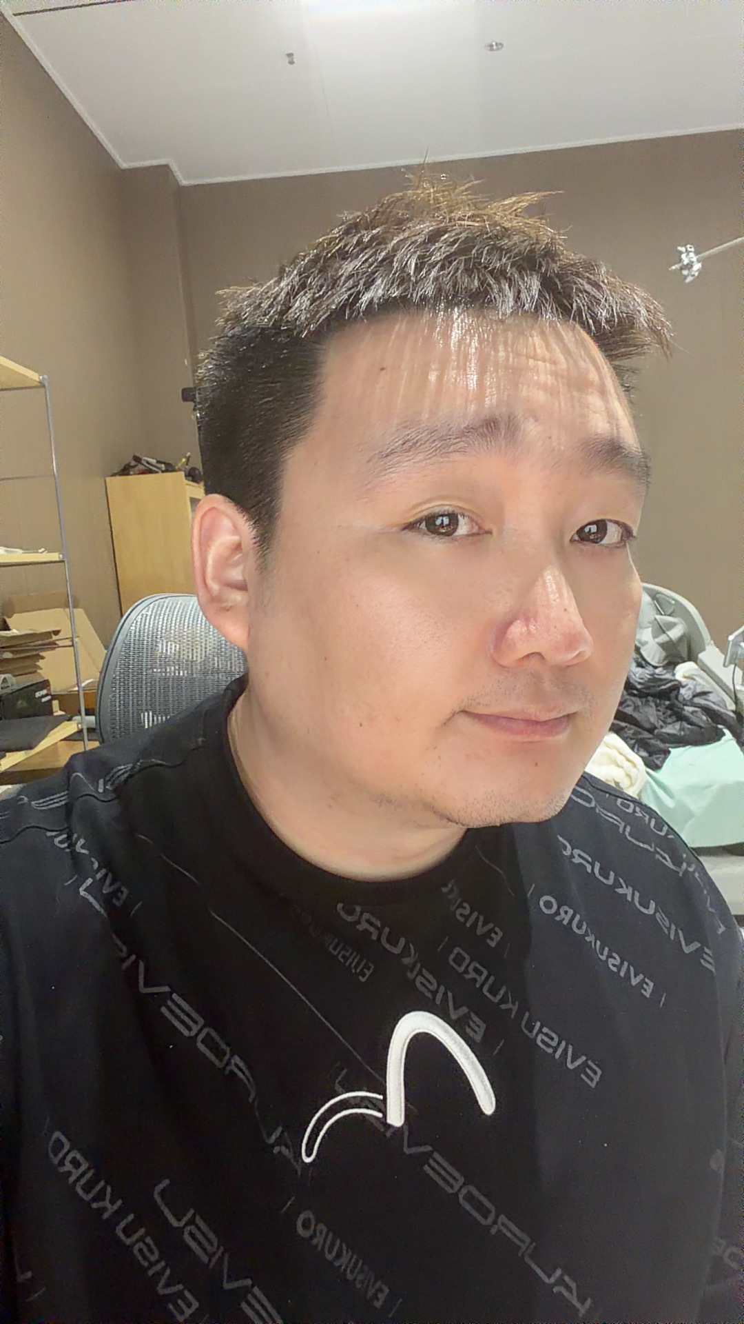 提前下班一会，今天520去陪赵总。 