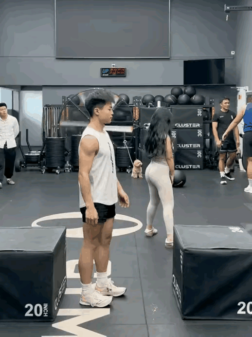 你这是在模仿鸟类求偶吗？[快哭了]