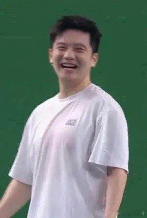 这就是不上班的快乐吗，感觉小胖眼睛里面都有光了 ​​​