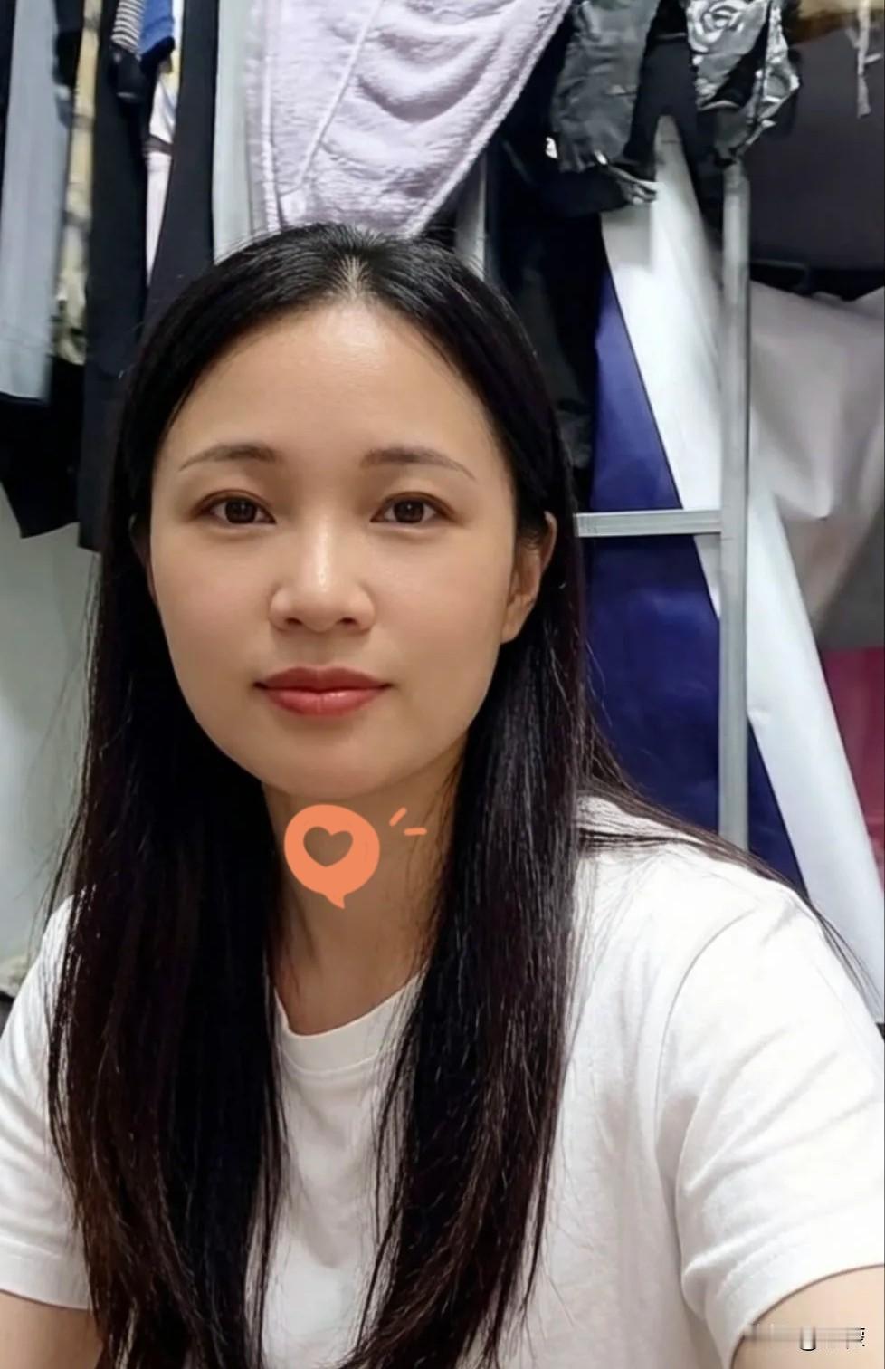 45岁离异独自打工，被骂哭的成年人，藏着无数中年人的无奈
 
人到四十五岁，离异