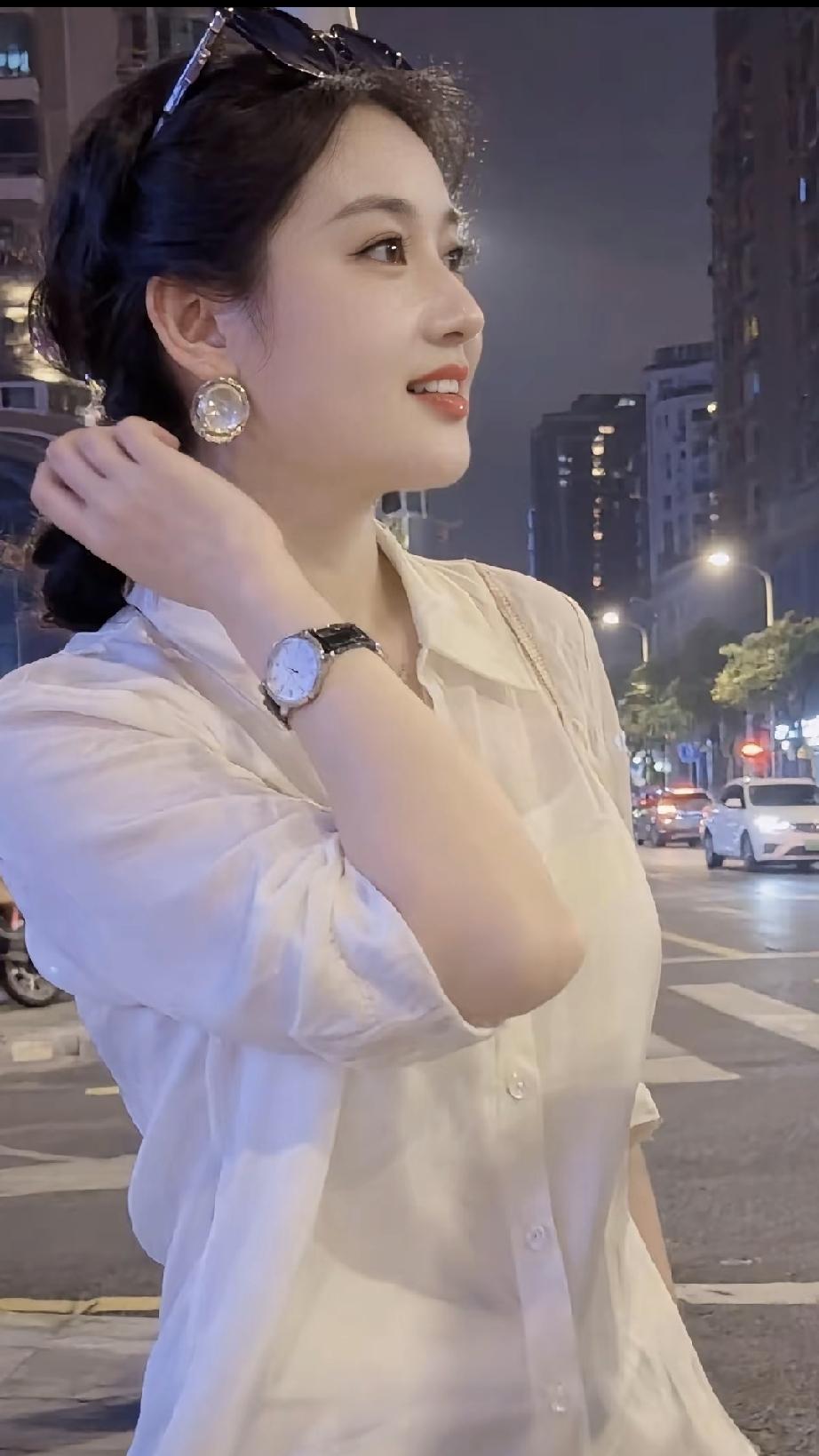 1、懂分寸知取舍，不勉强所有人合拍
前两年总爱和三观不合的亲友争辩，总想说服对方