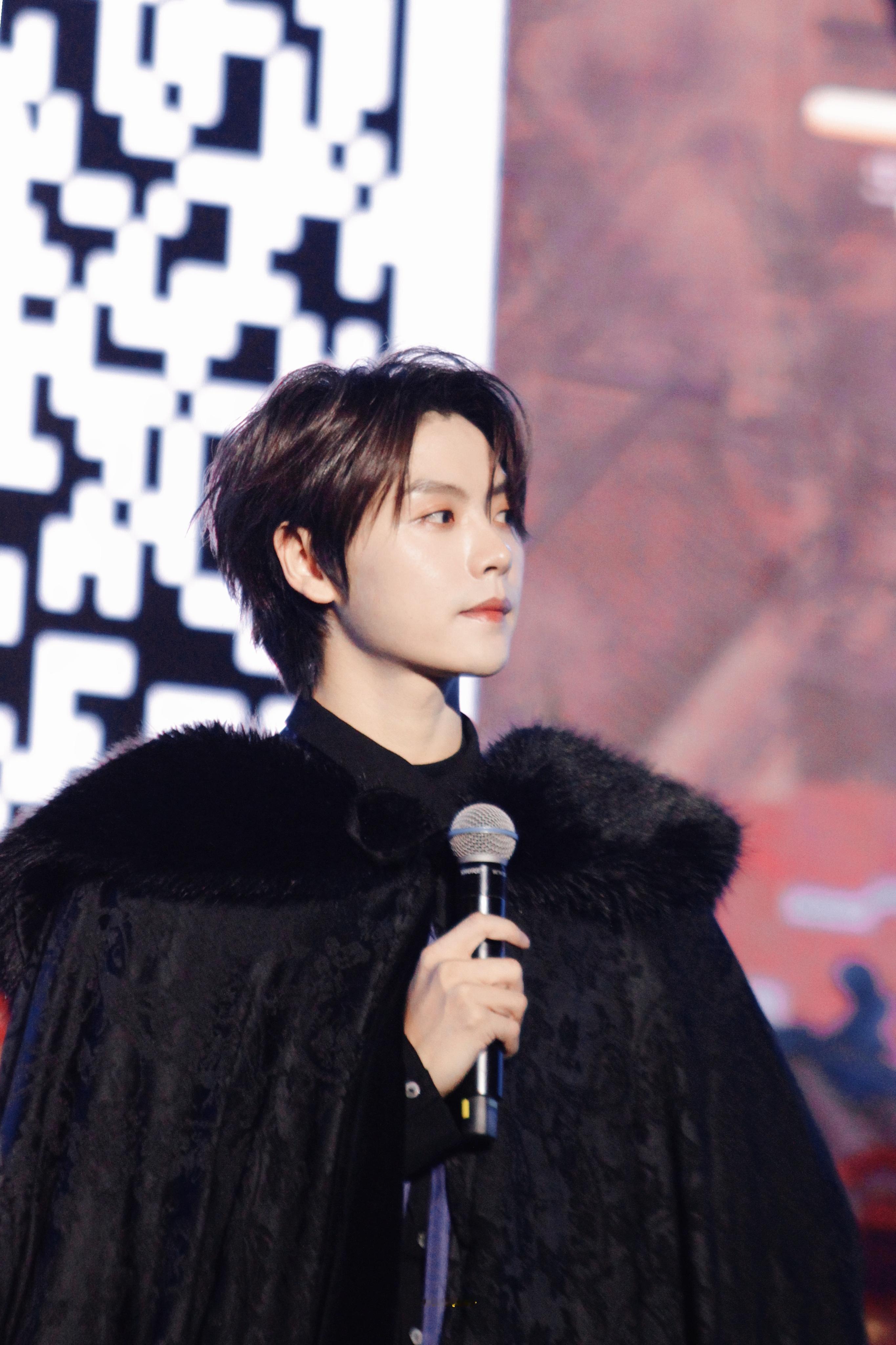 -251206清明上河园🔮-肖宇梁清明上河园路透 -今日星拍放送 -宝藏饭拍追