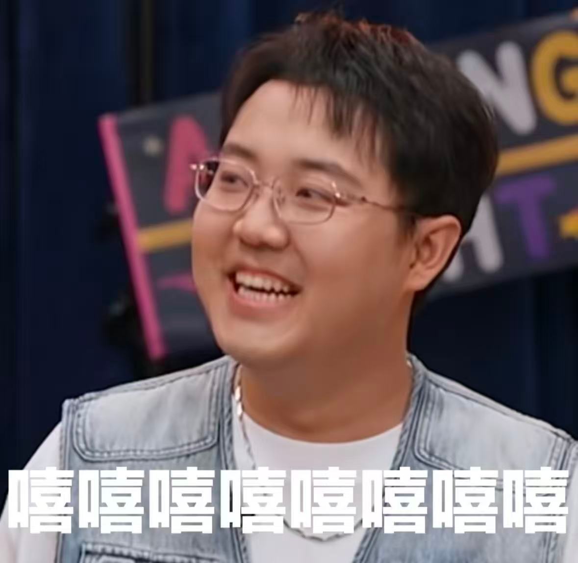 现在的智能家居氛围感，其实全靠灯光撑着！土豆说他家客厅就一个大吸顶灯，晚上看电视