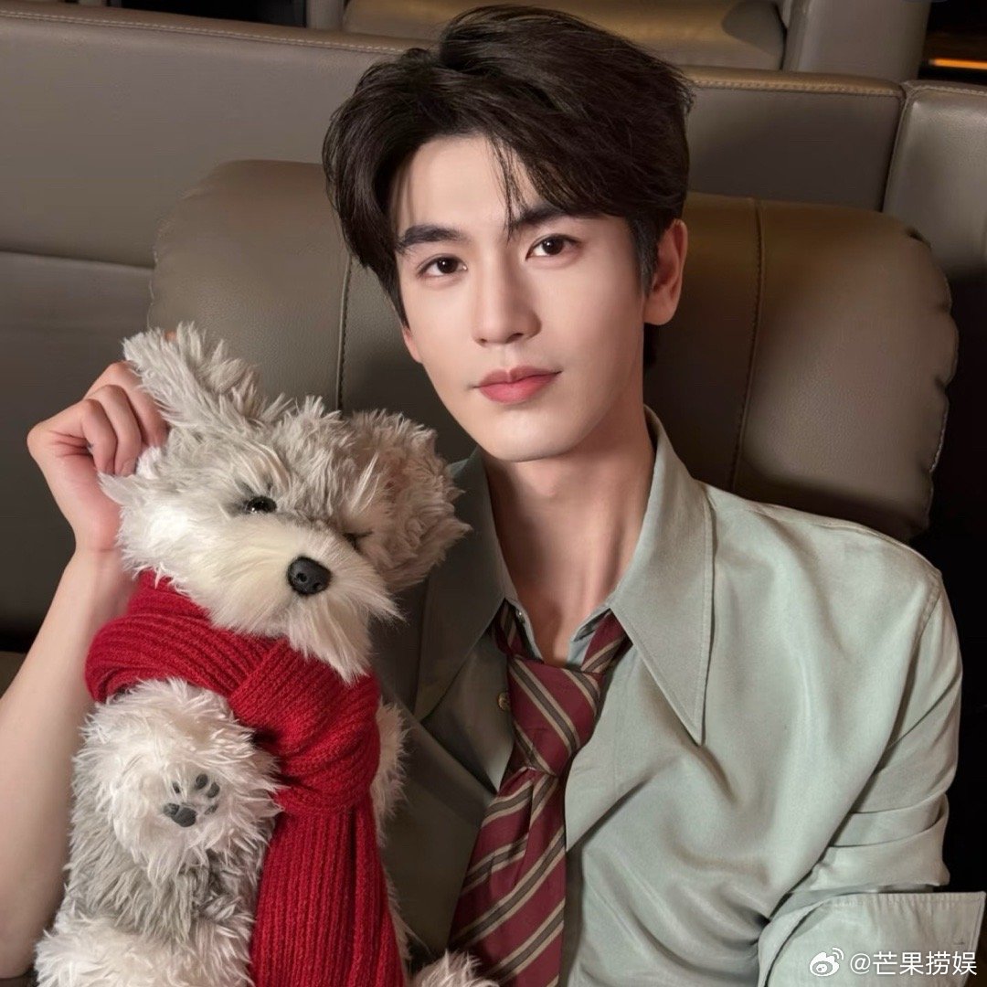 张凌赫听到我结婚时的反应我的妈呀到底要甜到什么程度老公张凌赫