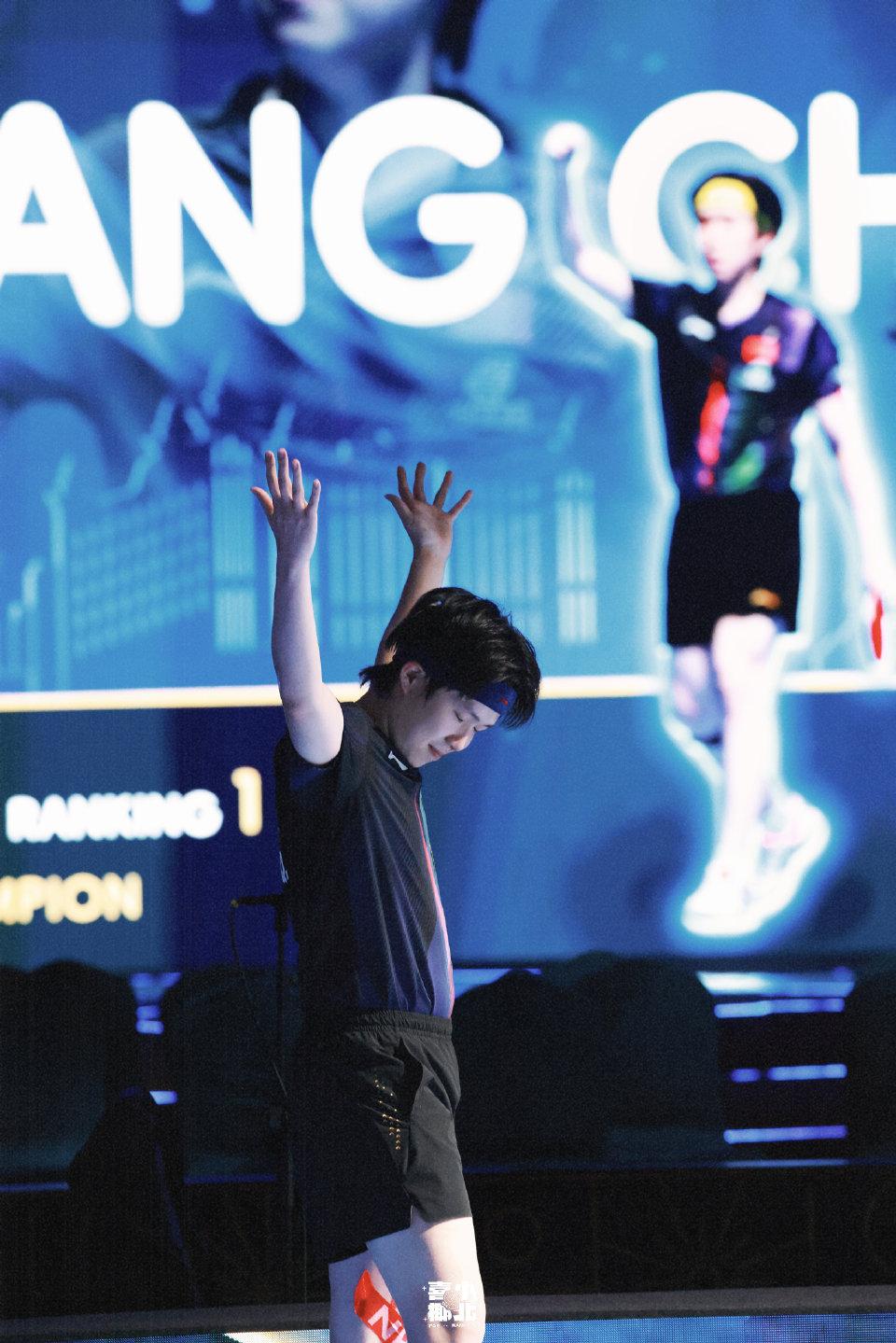 王楚钦的清醒：输给樊振东，是成长最好的镜子
 
澳门世界杯赛前，王楚钦受访时坦言