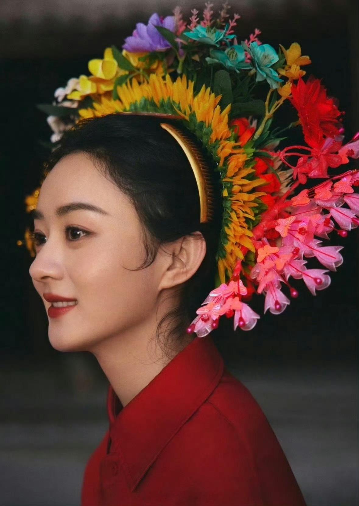 虞书欣泉州簪花虞书欣和赵丽颖的泉州簪花造型你更pick谁的 
