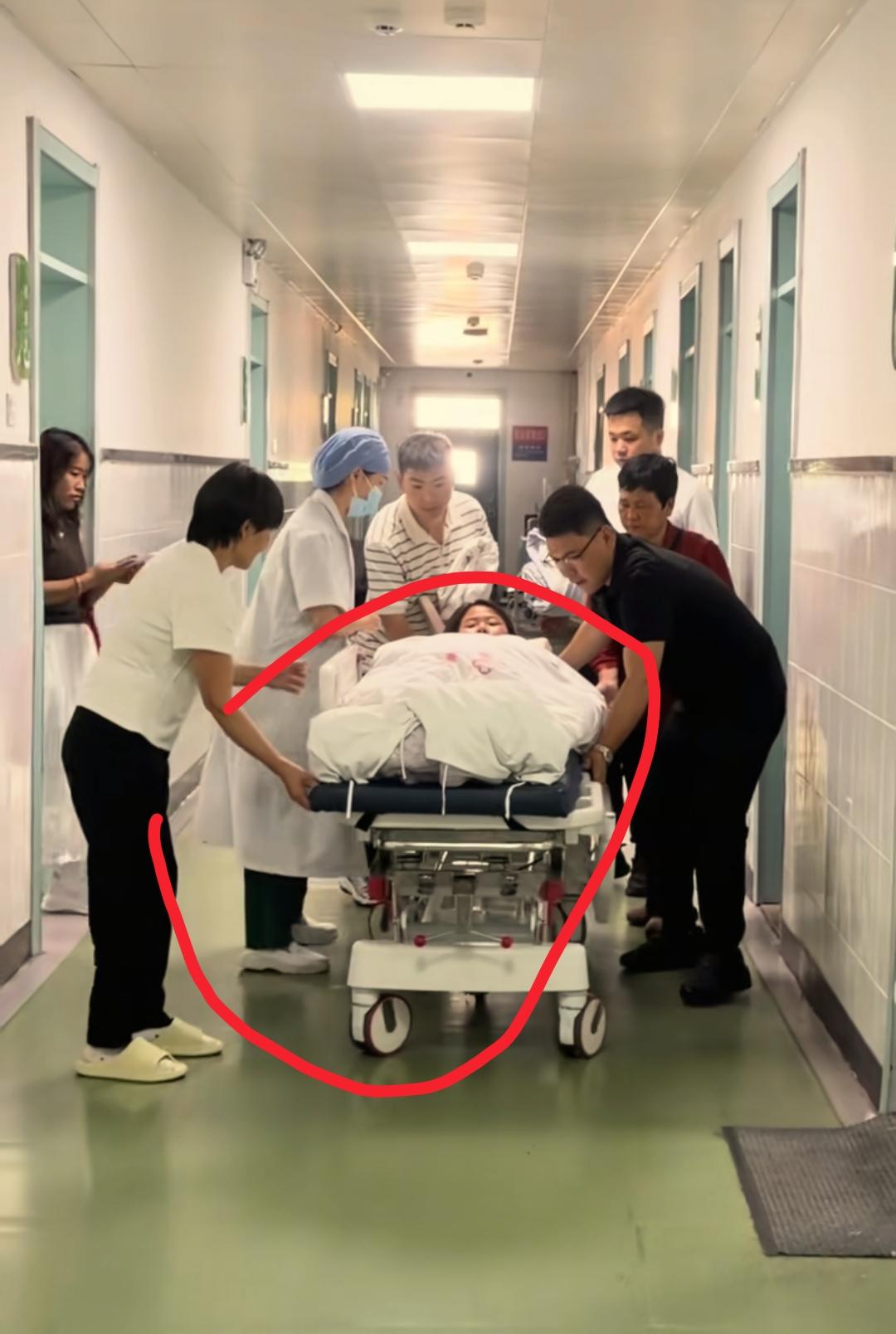 现在全网最让人心疼的女人就是农村小爽了吧！不是因为她事业不顺，也不是因为家境贫寒