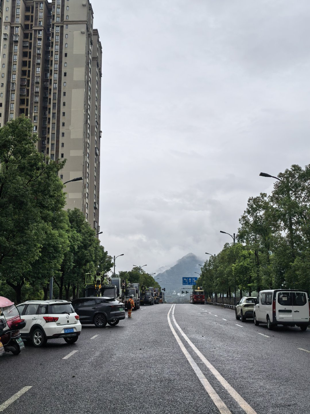 来员工宿舍转转，住郊区环境太好了，空气太好了 ​​​