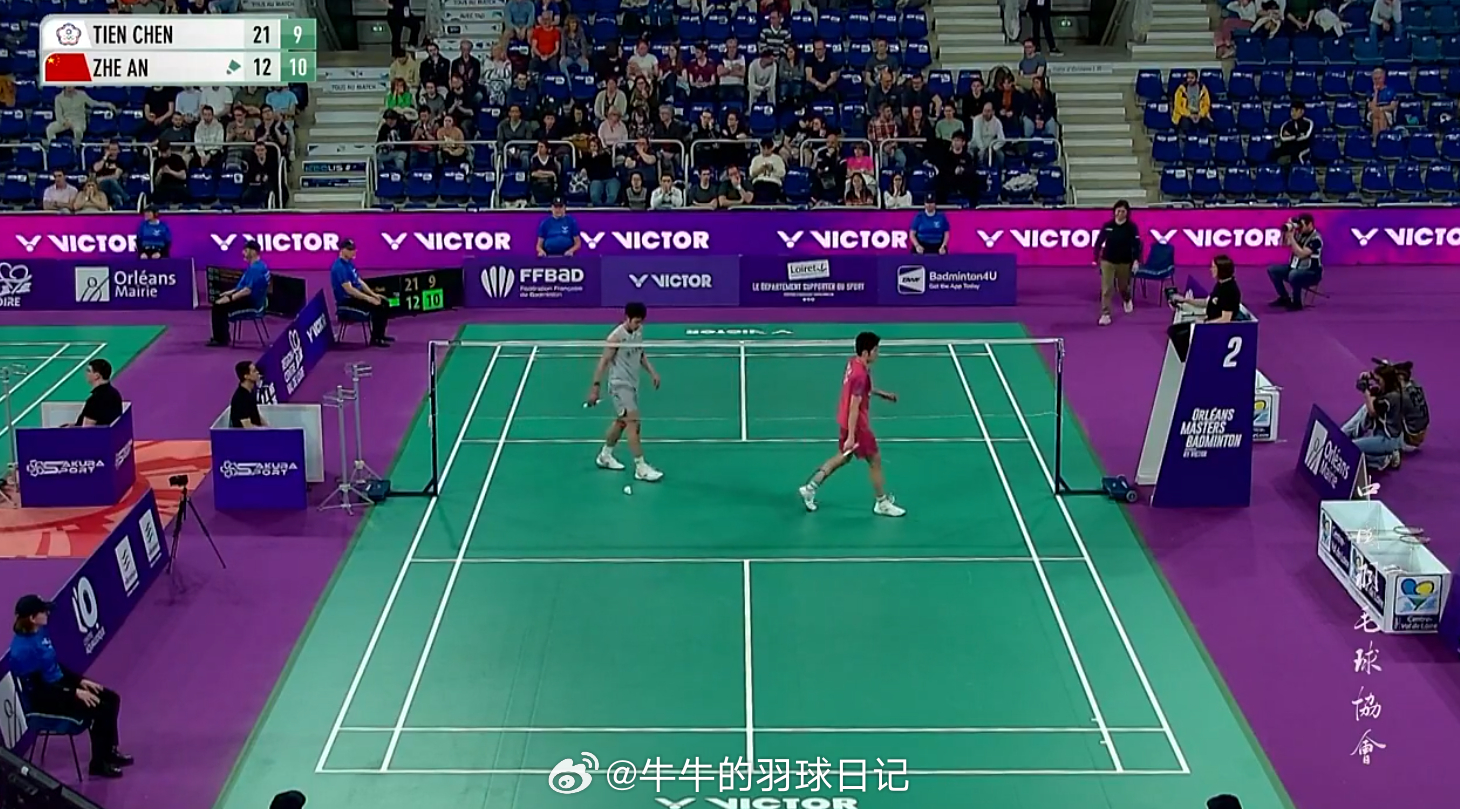 男单 1/4赛 周天成 21-12 9-11 胡哲安加油加油！！！！2026年奥