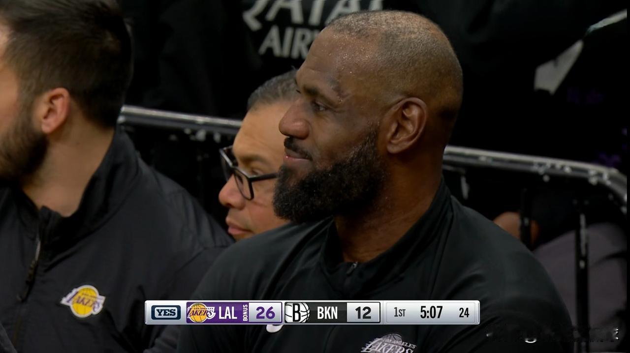 湖人巨星詹姆斯的场上正负值真是高的离谱！在今天湖人客场挑战篮网的比赛中，目前双方