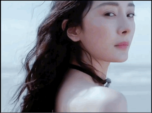 我见过最动人的漂亮，从来不是惊艳第一眼，而是“被生活打磨过，却依然温柔”的模样。